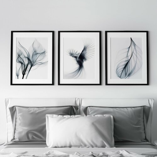 Набор постеров с летящей птицей с нежными перьями в синих тонах 40 на 50 см