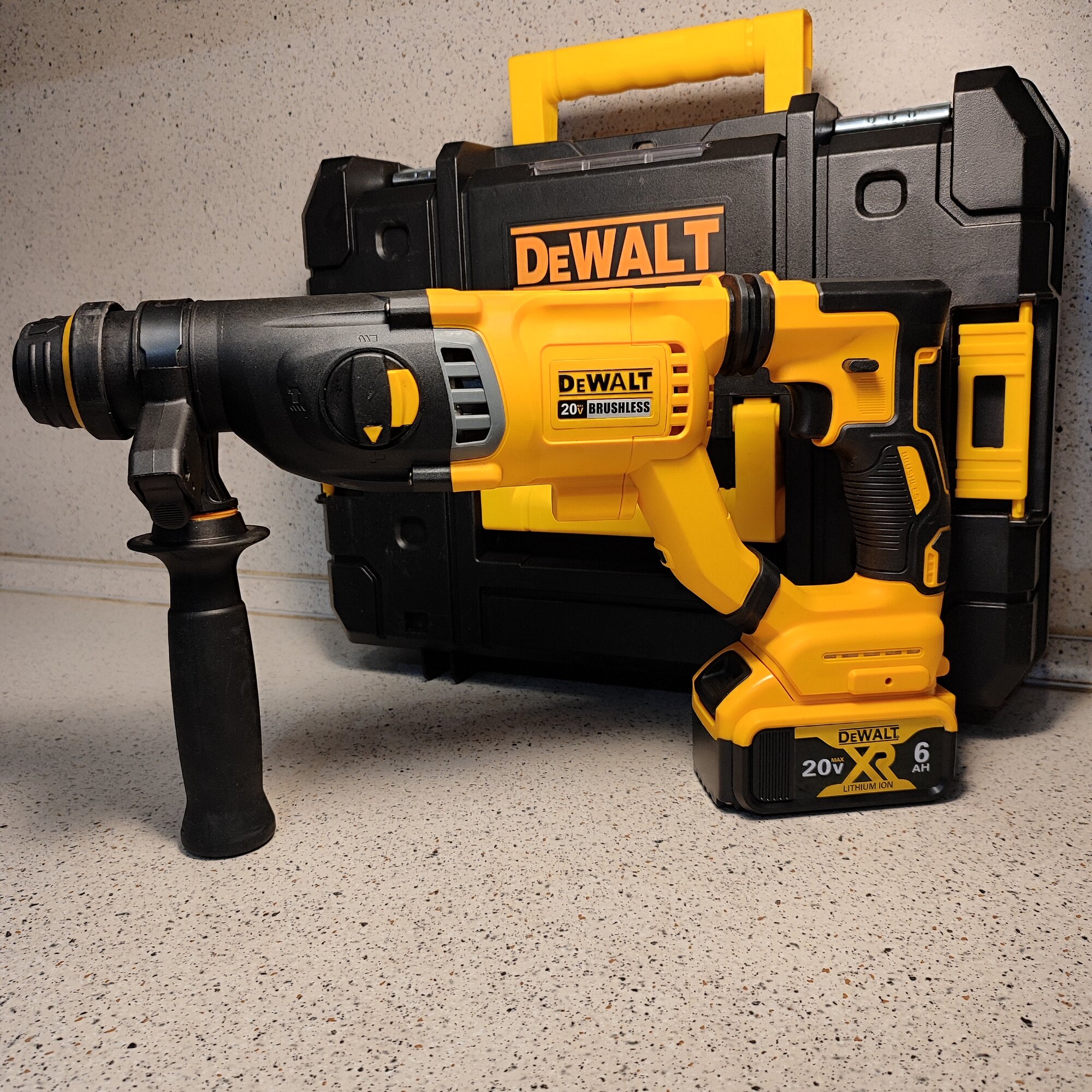 Аккумуляторный перфоратор от Dewalt DCH 263 18V