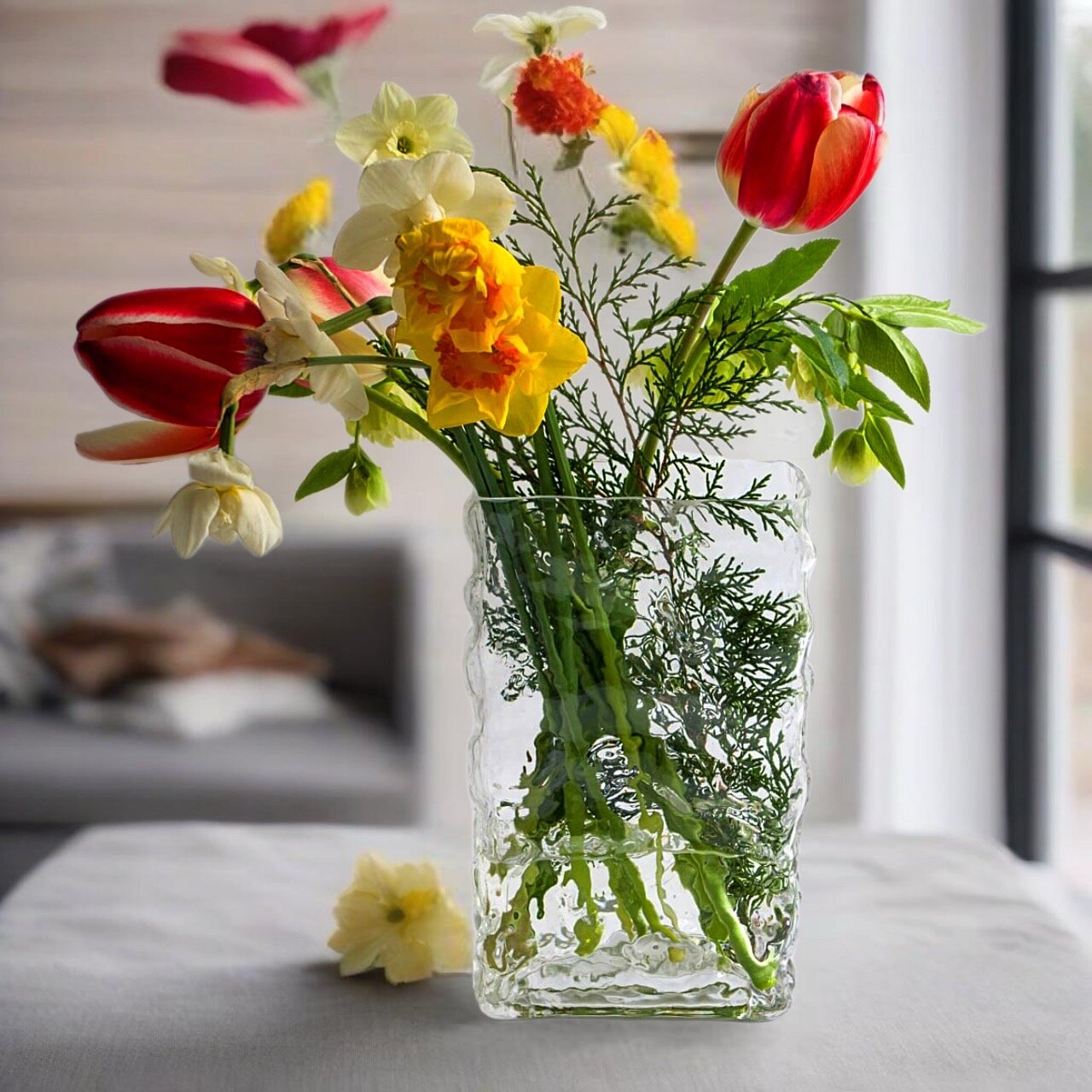 Стеклянная ваза с эффектом мятое стекло цвет прозрачный