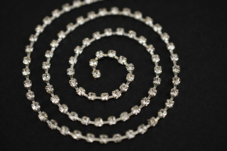 Стразовая цепь звено 20х20мм цвет хрусталь/серебро латунь 47-005 50см (около 130 страз)