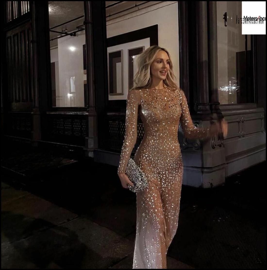 Прозрачная сексуальная юбка из сетки с длинными рукавами и стразами