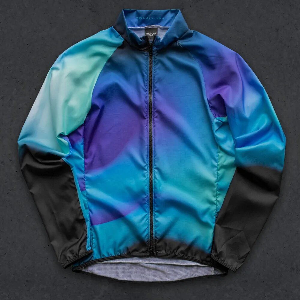 Куртка спортивная wyndymilla размер M