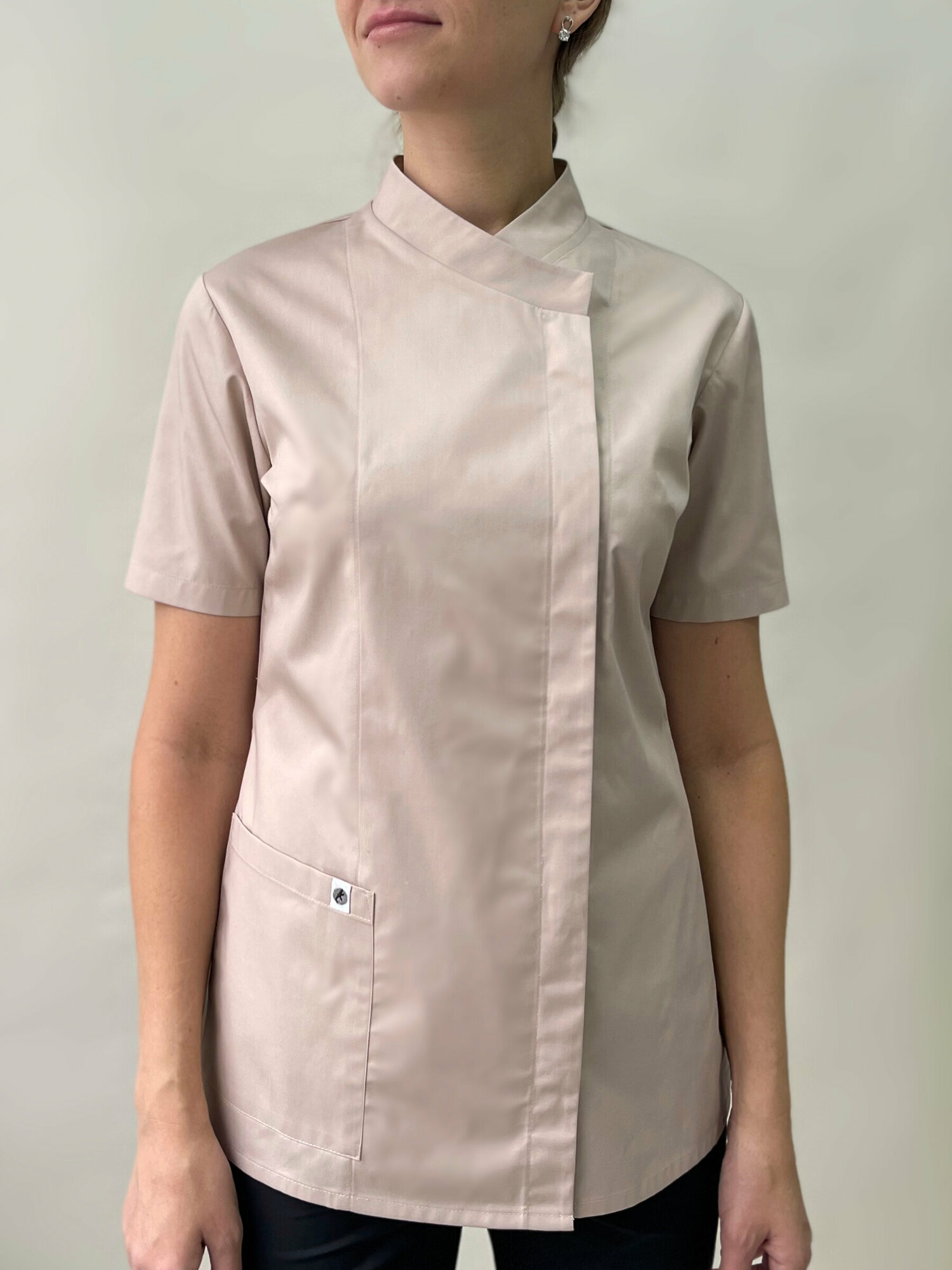 Туника бежевая медицинская, поварская рабочая / Блузка, рубашка. Размер 52