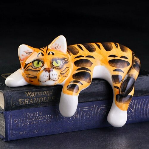 Статуэтка фарфоровая 