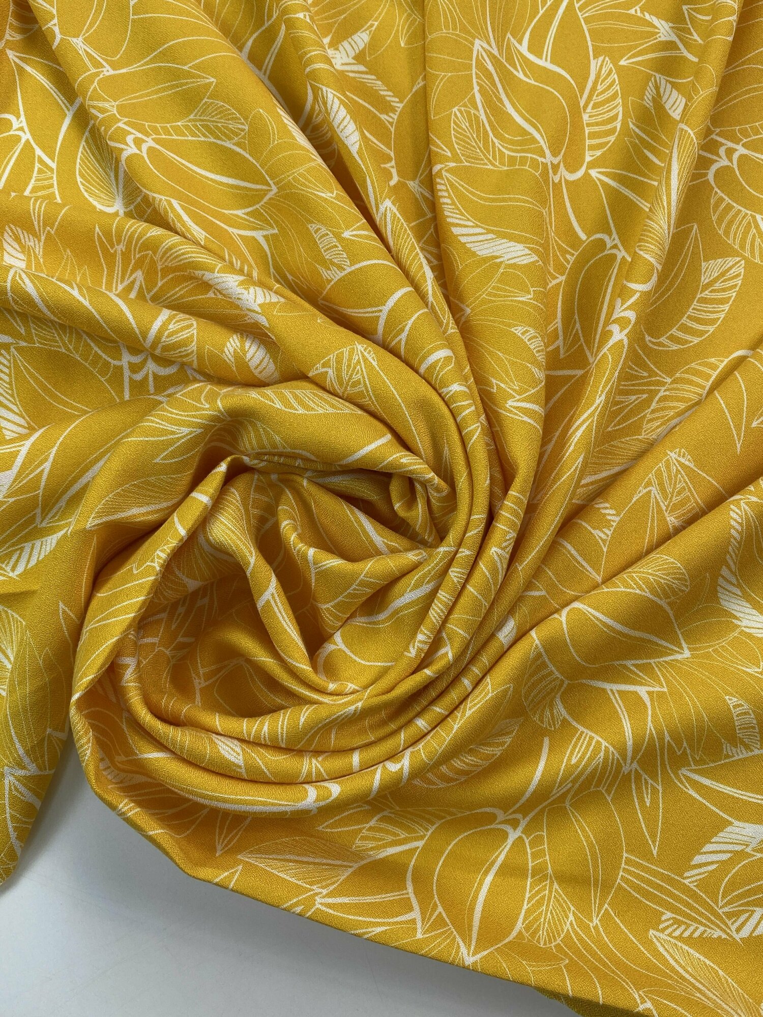 Ткань Вискоза креп с цветочным принтом