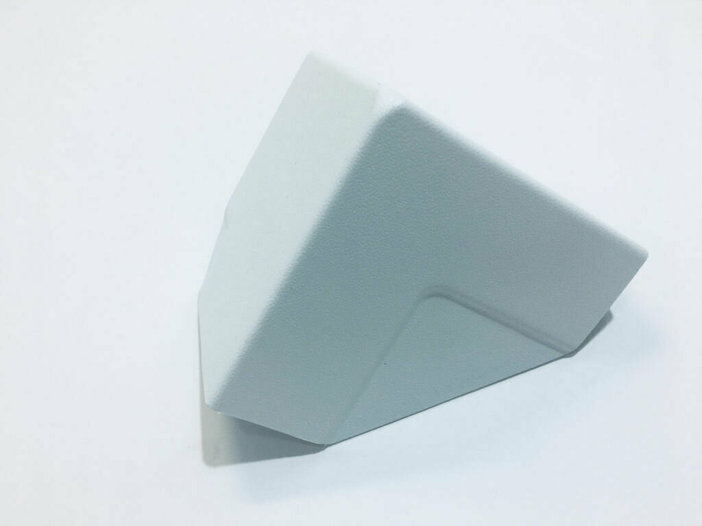 фото Уголки облицовочные верхние на фургон, 140х55 пластиковые (белый)