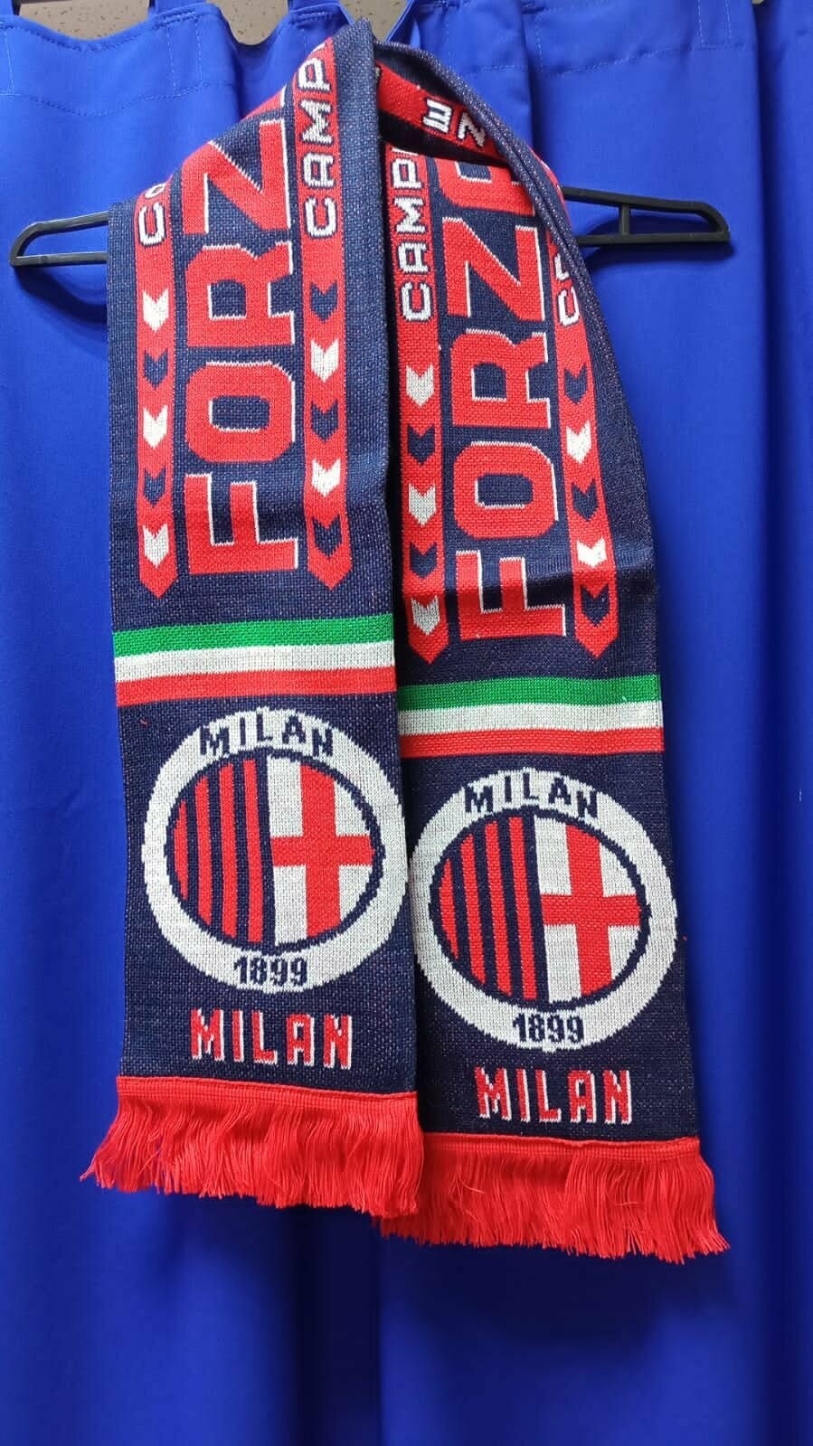 Для футбола Милан шарф футбольного клуба MILAN ( Италия )