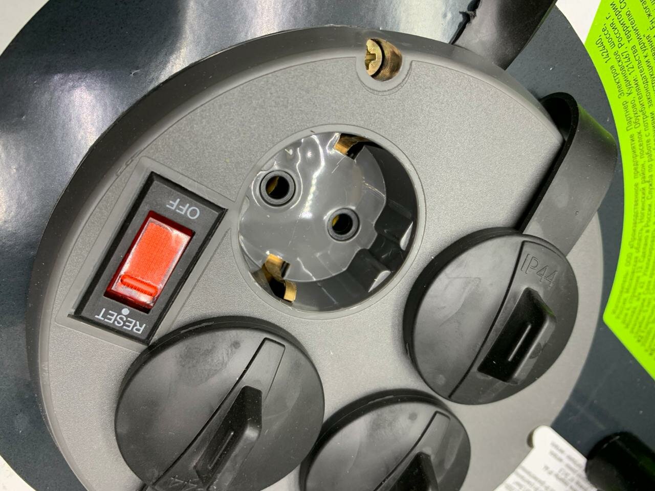 Удлинитель силовой Эра RMx-4es-3x1.5-30m-IP44(KG) (Б0046844) 3x1.5кв.мм 4розет. 30м ПВС 16A метал.ка - фото №4