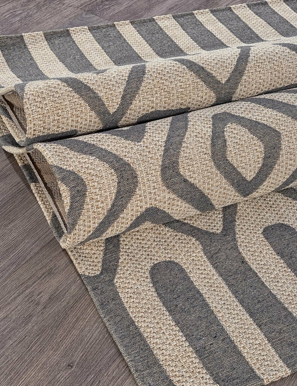 фото Ковер гладкий, серо-бежевый, прямоугольный 0,8х1,5