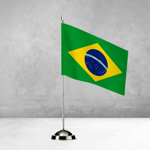 Настольный флаг Бразилии на пластиковой подставке под серебро