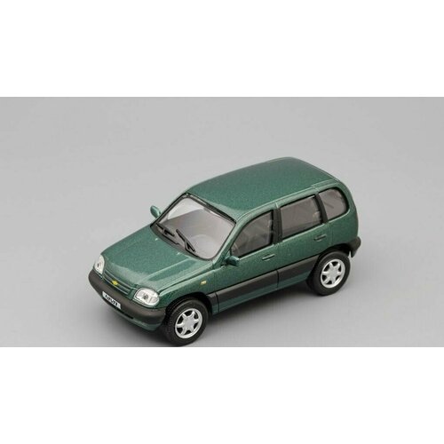 Масштабная модель NIVA Chevrolet 2123, metallic green welly модель автомобиля chevrolet niva