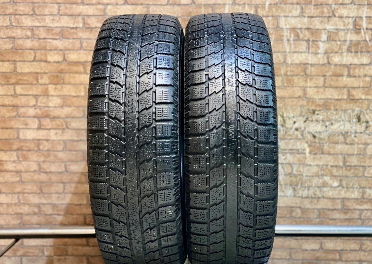 Toyo Observe GSi-5 215/70 R16