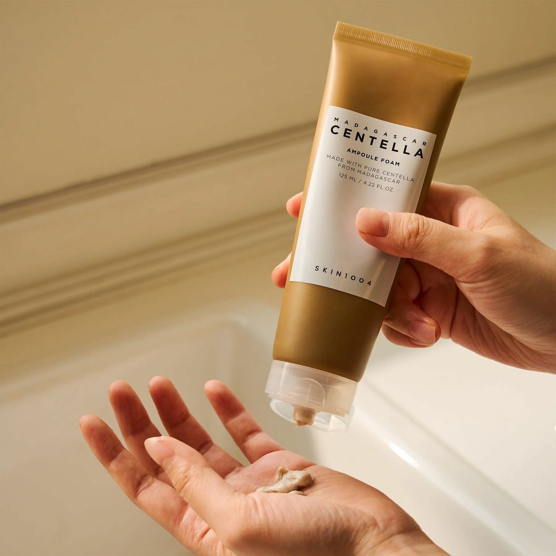 Skin 1004 Madagascar Centella Ampoule Foam, пенка для умывания с экстрактом центеллы, 125 мл. — фото 1