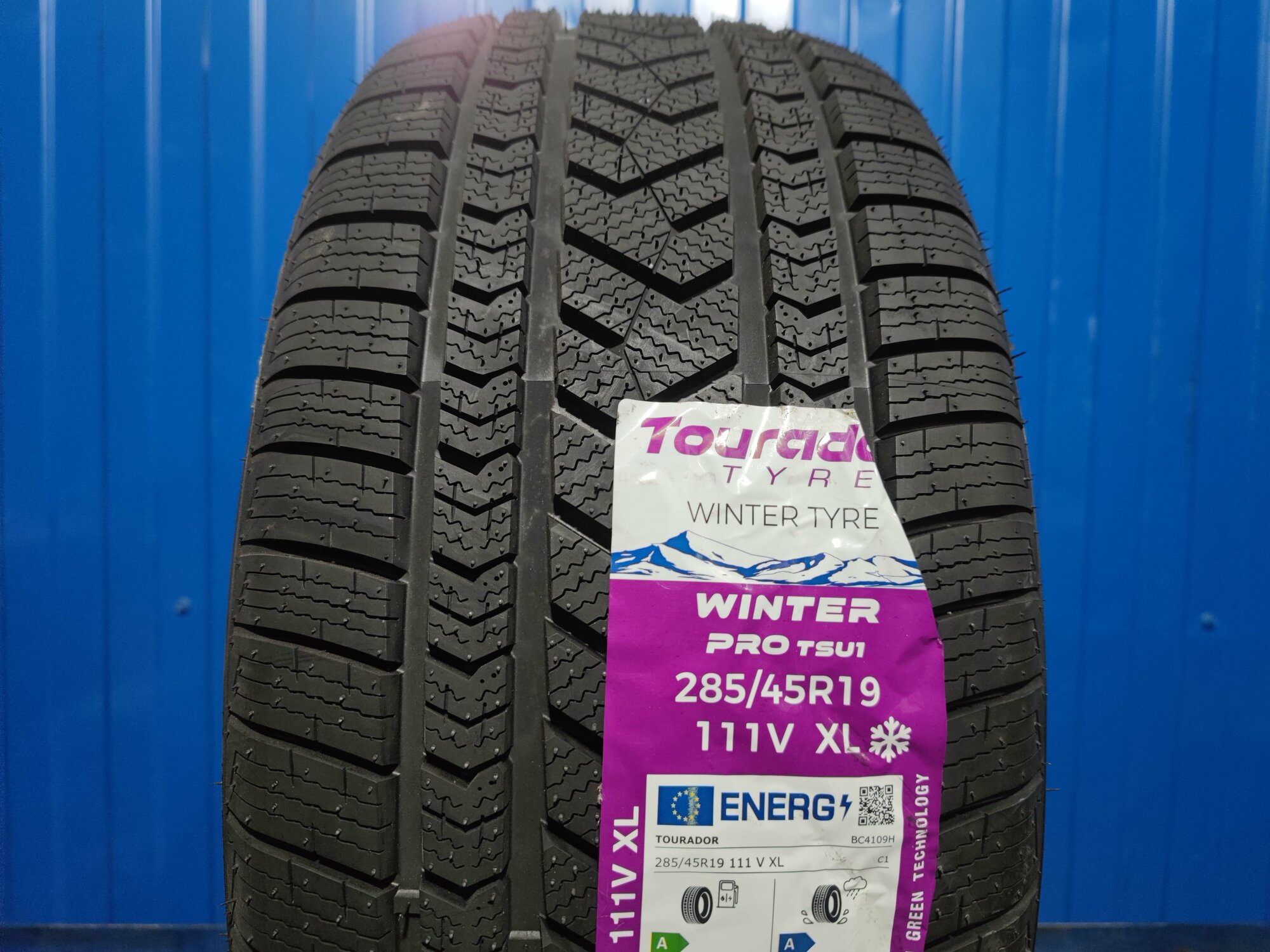 285/45 R19 111V XL Tourador Winter Pro TSU1