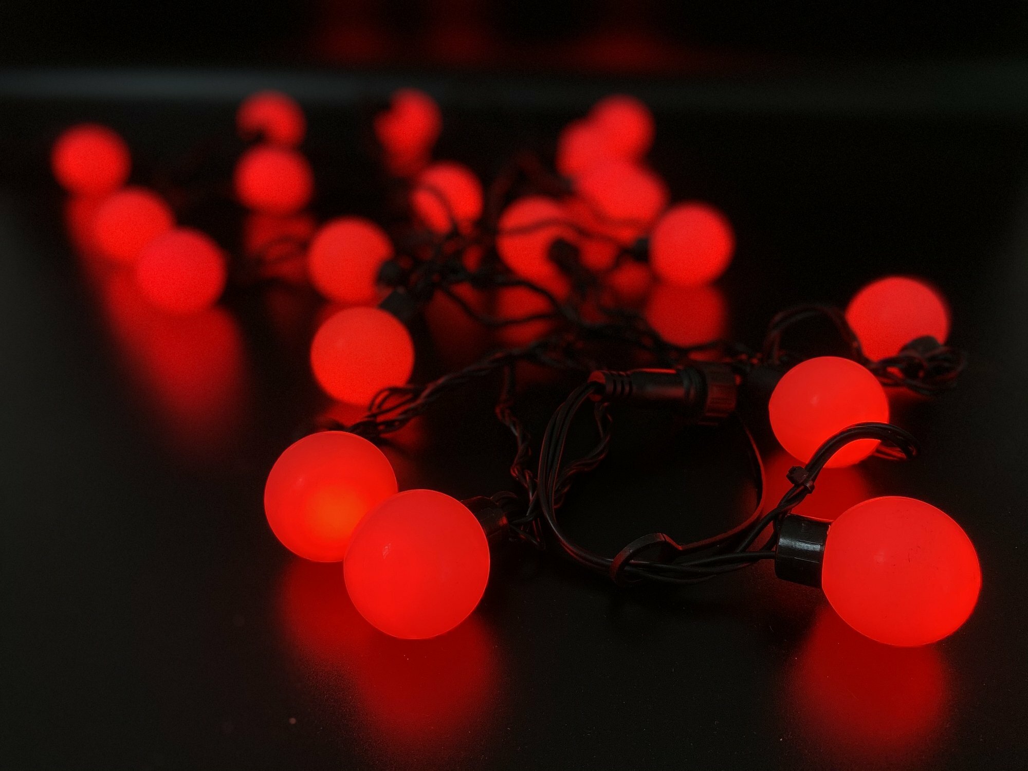 фото Электрогирлянда "Шарики" с контроллером, 3 метра, красная