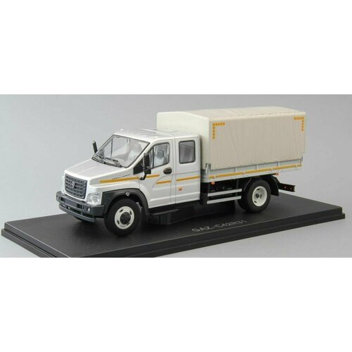 Масштабная модель автомобиля коллекционная ГАЗон C42R31 бортовой с тентом, серебристый / серый