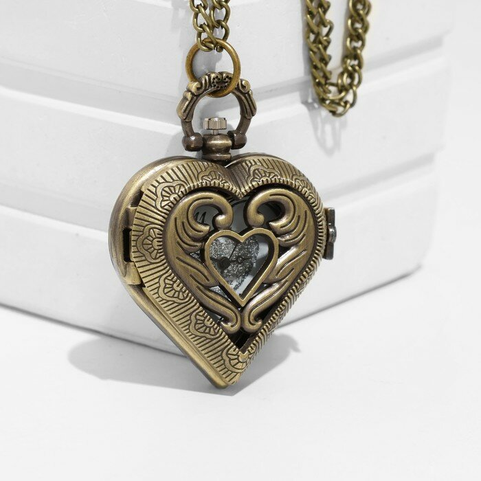 фото Часы карманные "Сердце", кварцевые, d циферблата-1.5 см