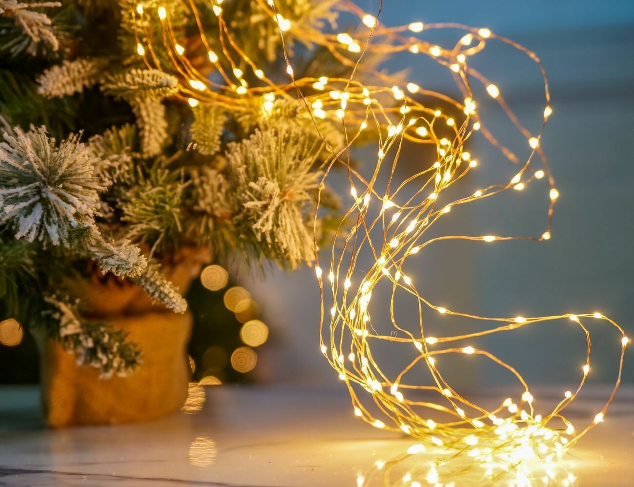 фото Электрогирлянда звёздный ёлочный дождик мерцающий, 320 экстра тёплых белых micro LED-огней, 16*1+5 м, медная проволока, уличная, Kaemingk 496805