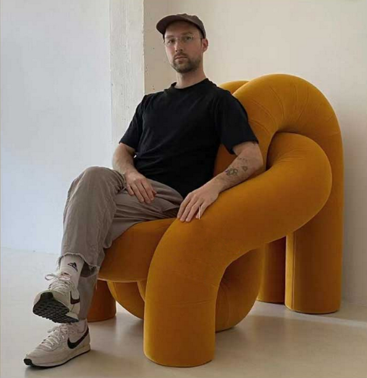 Стул интерьерный Tangled Chair с каркасом из металла обитый тканью (другой цвет)