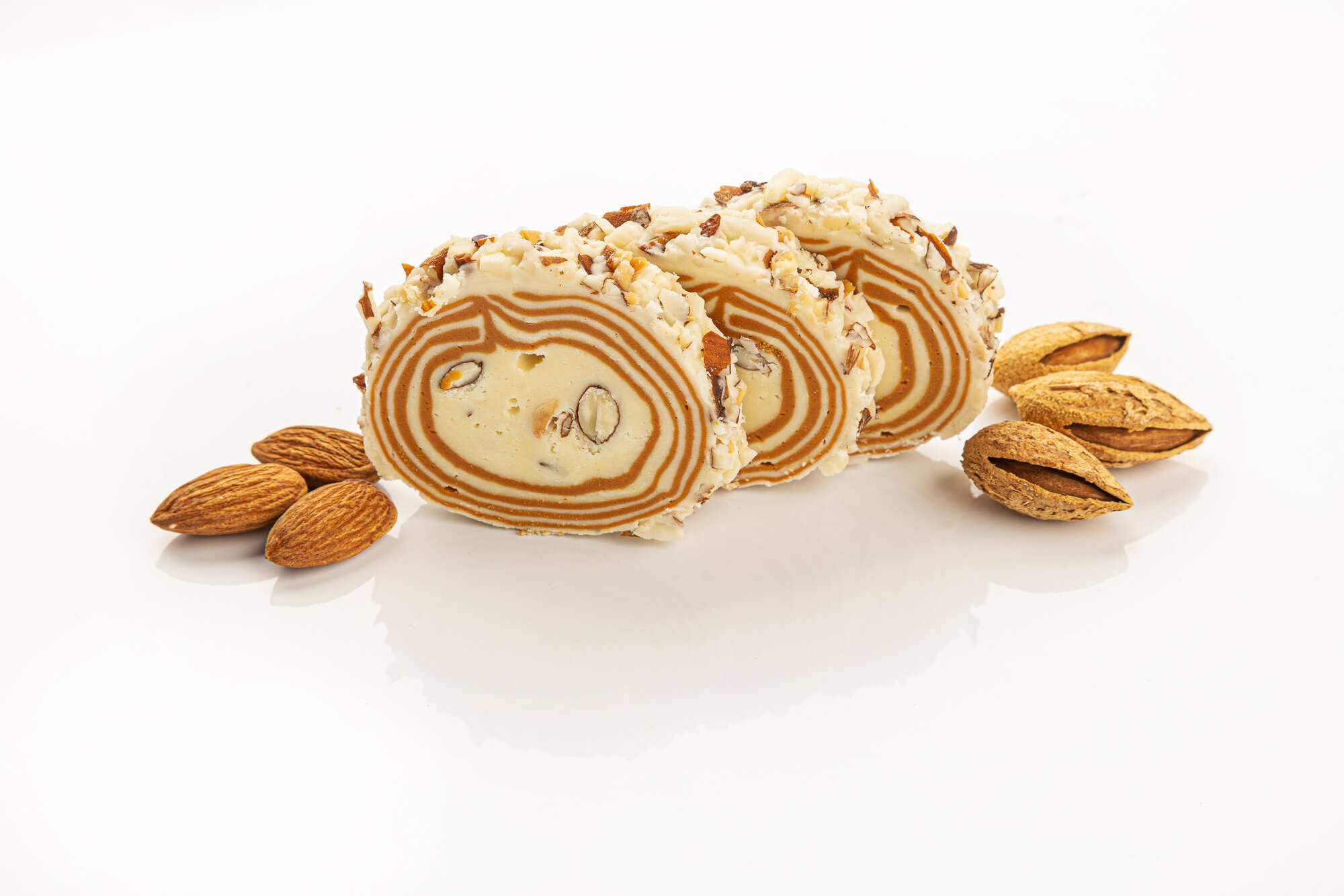 Халва "Avvali", c миндалём, 250 гр. Релетная халва премиум класса. — фото 1