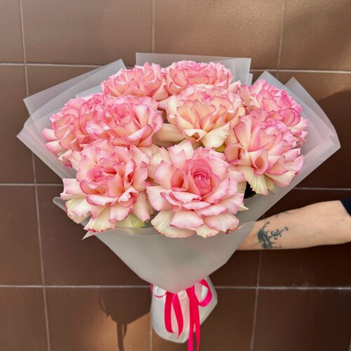 Изображение товара Букет цветов из 9 французских роз / Арт. 725531 / Радуга Букет