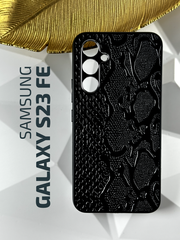 Чехол кожаный для Samsung Galaxy S23 FE / Чехол Самсунг С23 Фе с защитой камеры, змея, черный