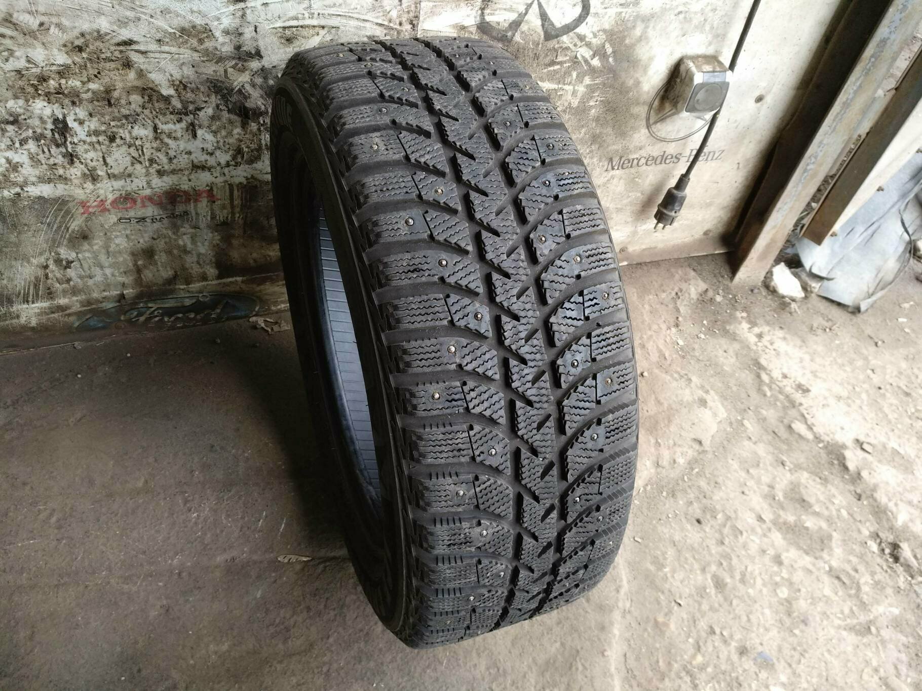 Шины Bridgestone Ice Cruiser 5000 205/60 R15 91T БУ Зимние шипованные