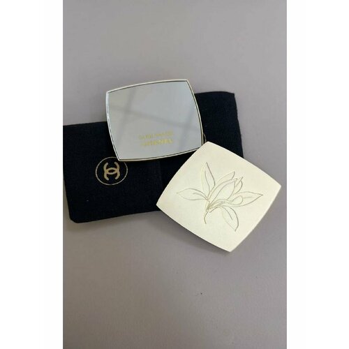 Зеркальце Chаnel Sublimage с цветком 2400₽