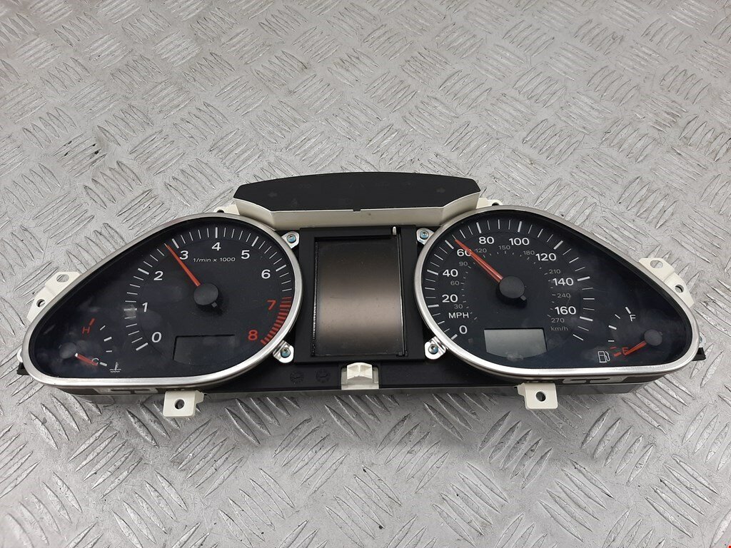 Панель приборная (щиток приборов) Audi A6 C6 4F0920950T арт. 866057