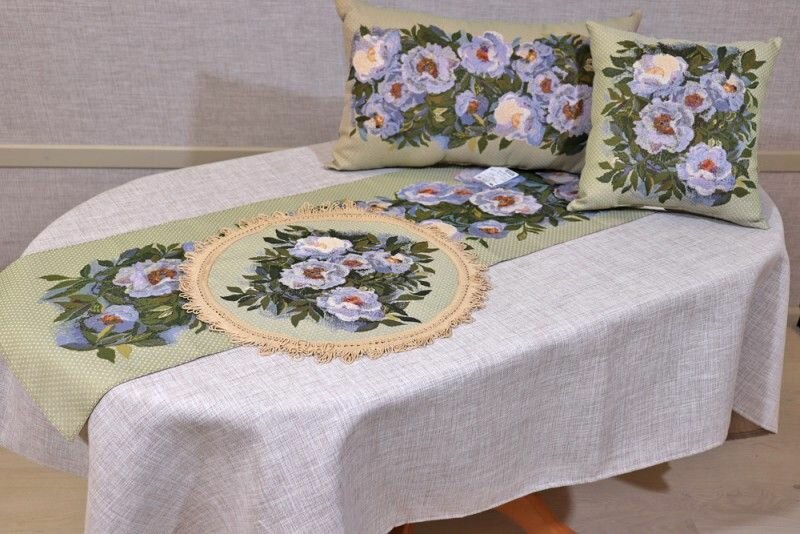 фото Комплект столовый скатерть гобелен Мирослава, прямоугольная, размер 143см*190см, скатерть-дорожка, размер 144*38см