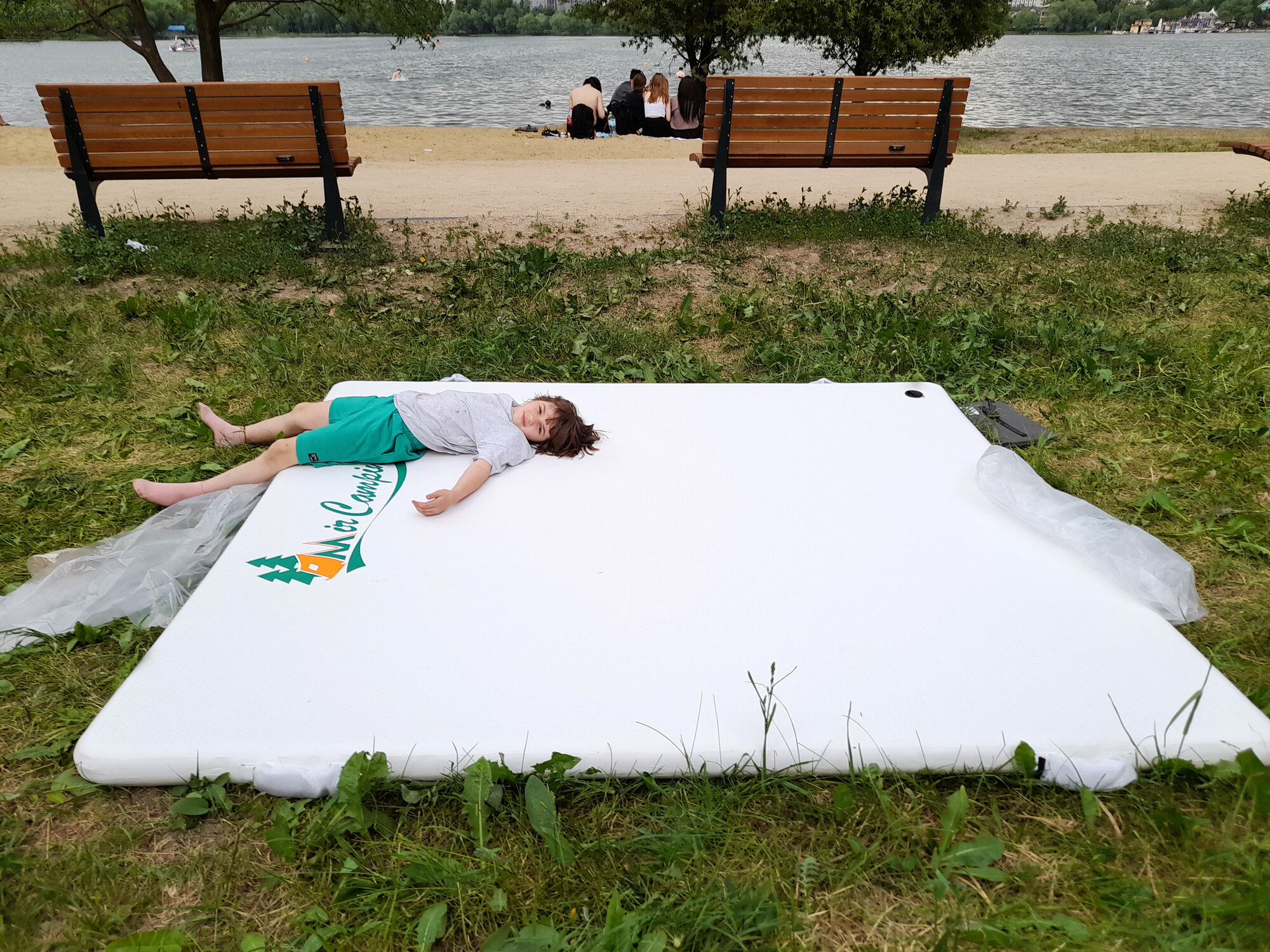 Сап плот Mir Camping 23 на 2 метра вмещает до 5 человек можно плавать рыбачить или загорать