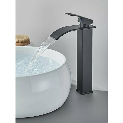 Кран для раковины черный матовый 2300₽