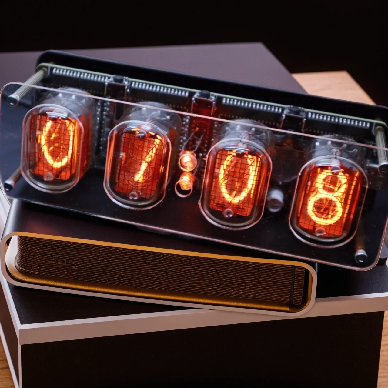 Умные часы Nixie IN12 DUTRIEUX