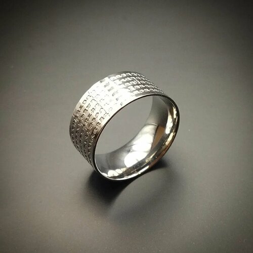 фото Кольцо innuendo, нержавеющая сталь, размер 20, серебряный