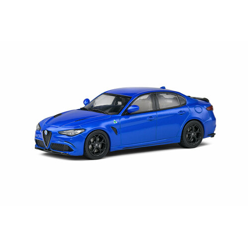 Alfa romeo giulia quadrifoglio blue metallic