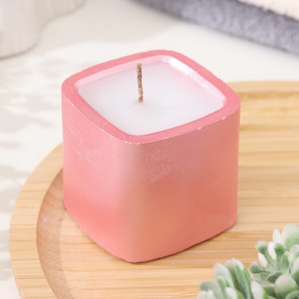 Свеча "Квадрат. Мрамор" в подсвечнике из гипса малый,5х4.5 см, розовый