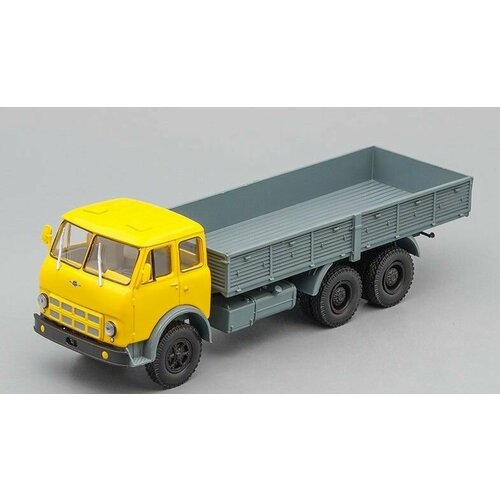 Масштабная модель грузовика коллекционная Минский 514 бортовой (1969), желтый / серый масштабная модель грузовика коллекционная минский 500а бортовой автоэкспорт желтый с голубым