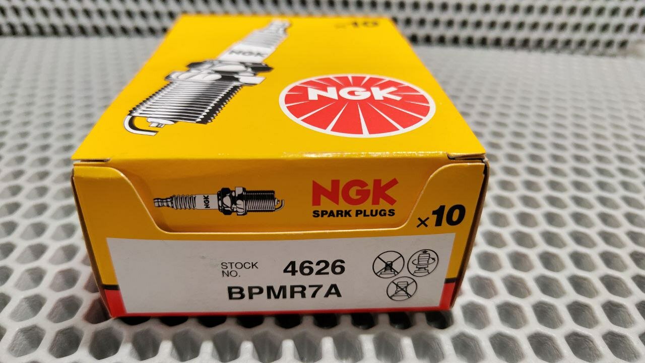 Свеча зажигания NGK 4626 BPMR7A 1 шт.