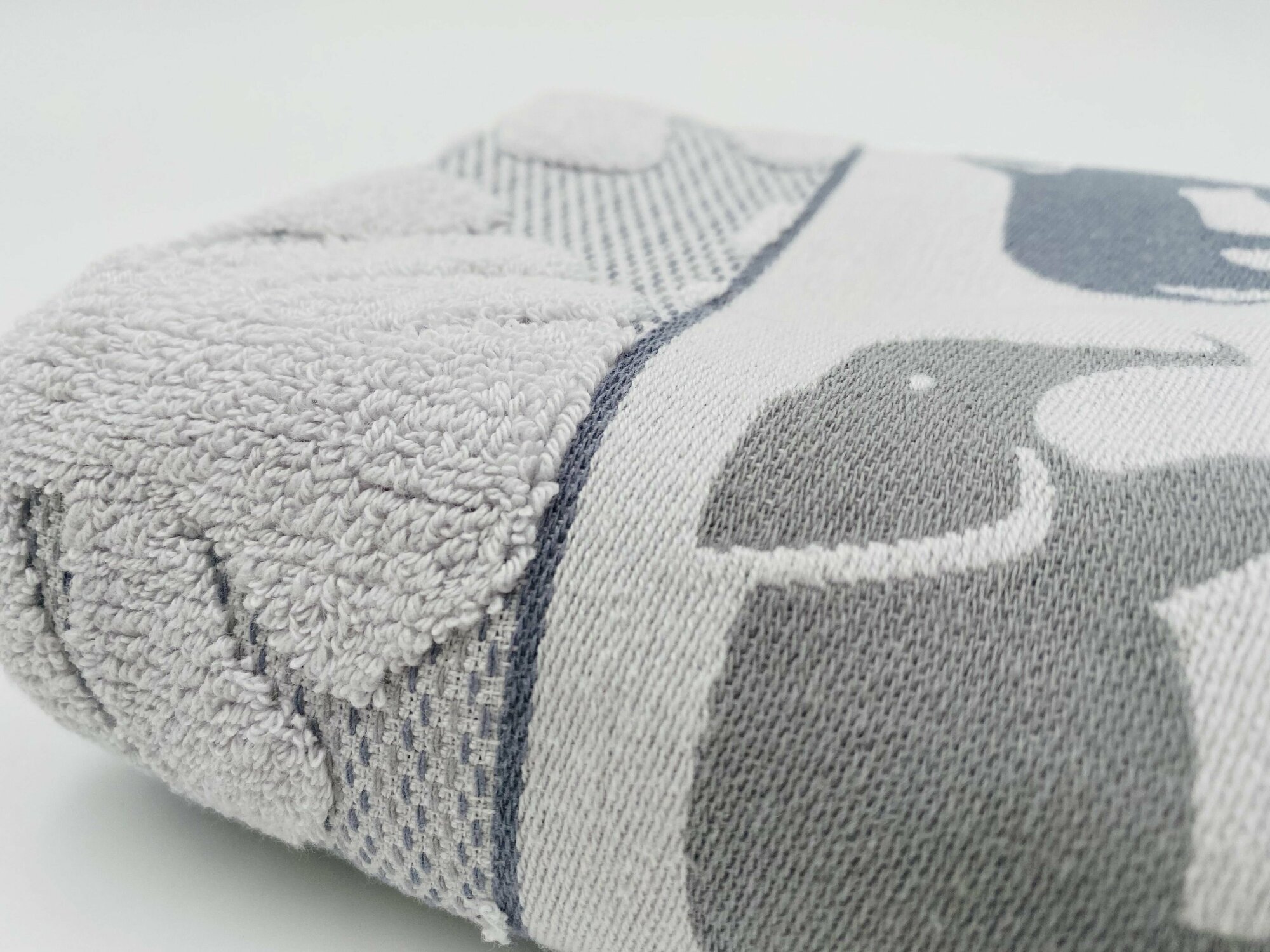 Полотенце махровое банное Серое Слоны 70*140 см — фото 1