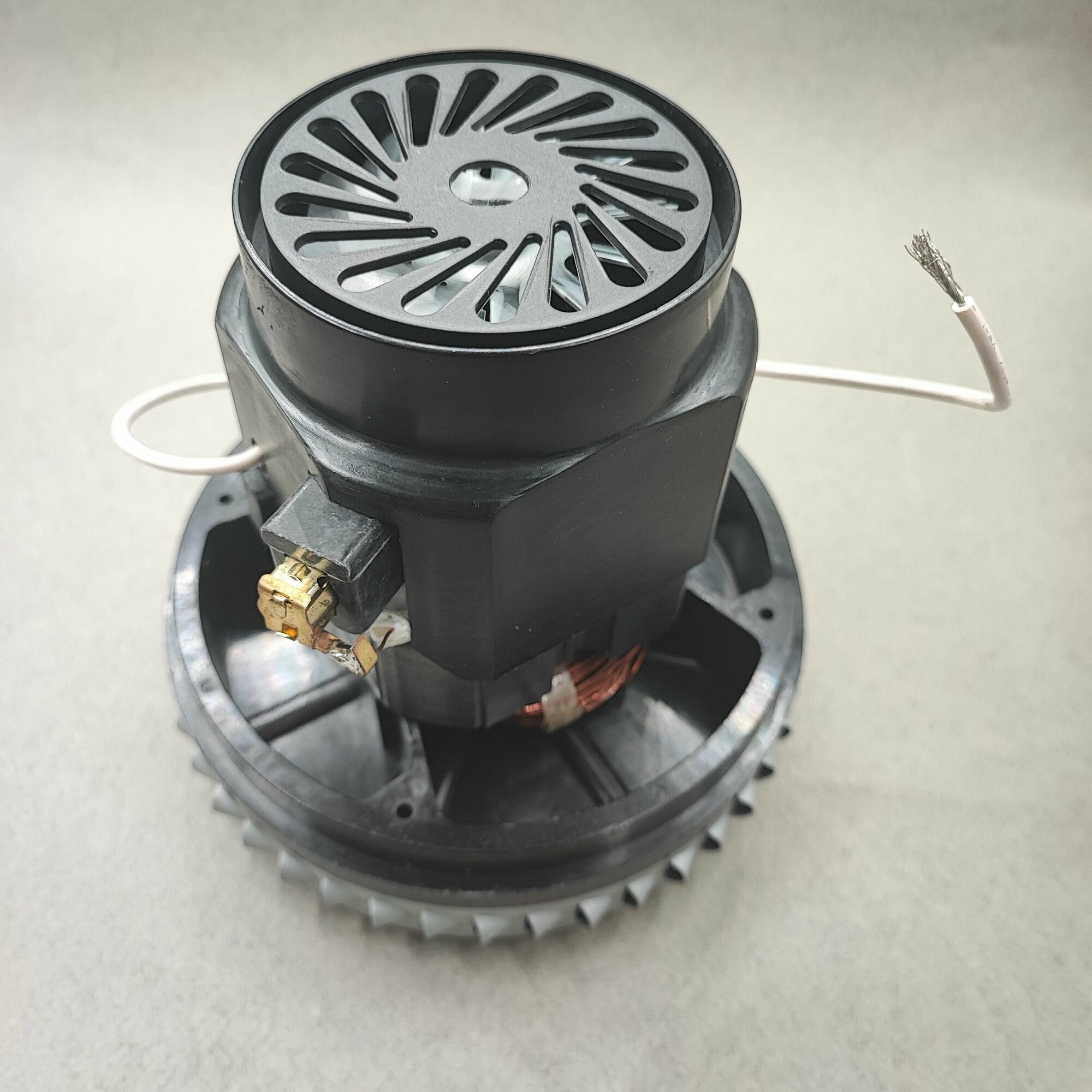 фото Двигатель для моющих пылесосов Metabo, Karcher, Soteco, мощность 1400 Вт VC07114GW