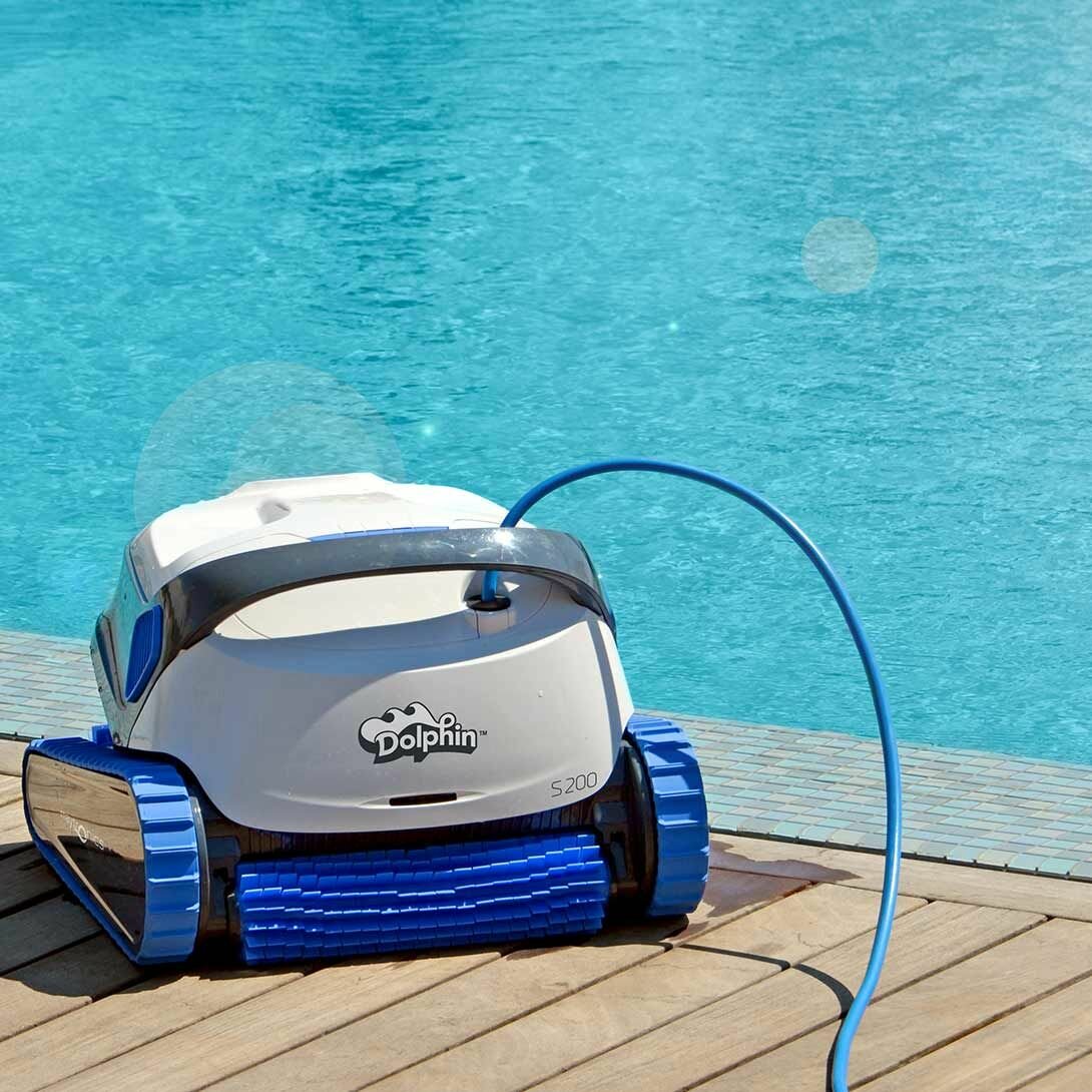 Изображение Робот-пылесос Dolphin S200 для бассейнов до 15 м с очисткой дна, стен и линии воды