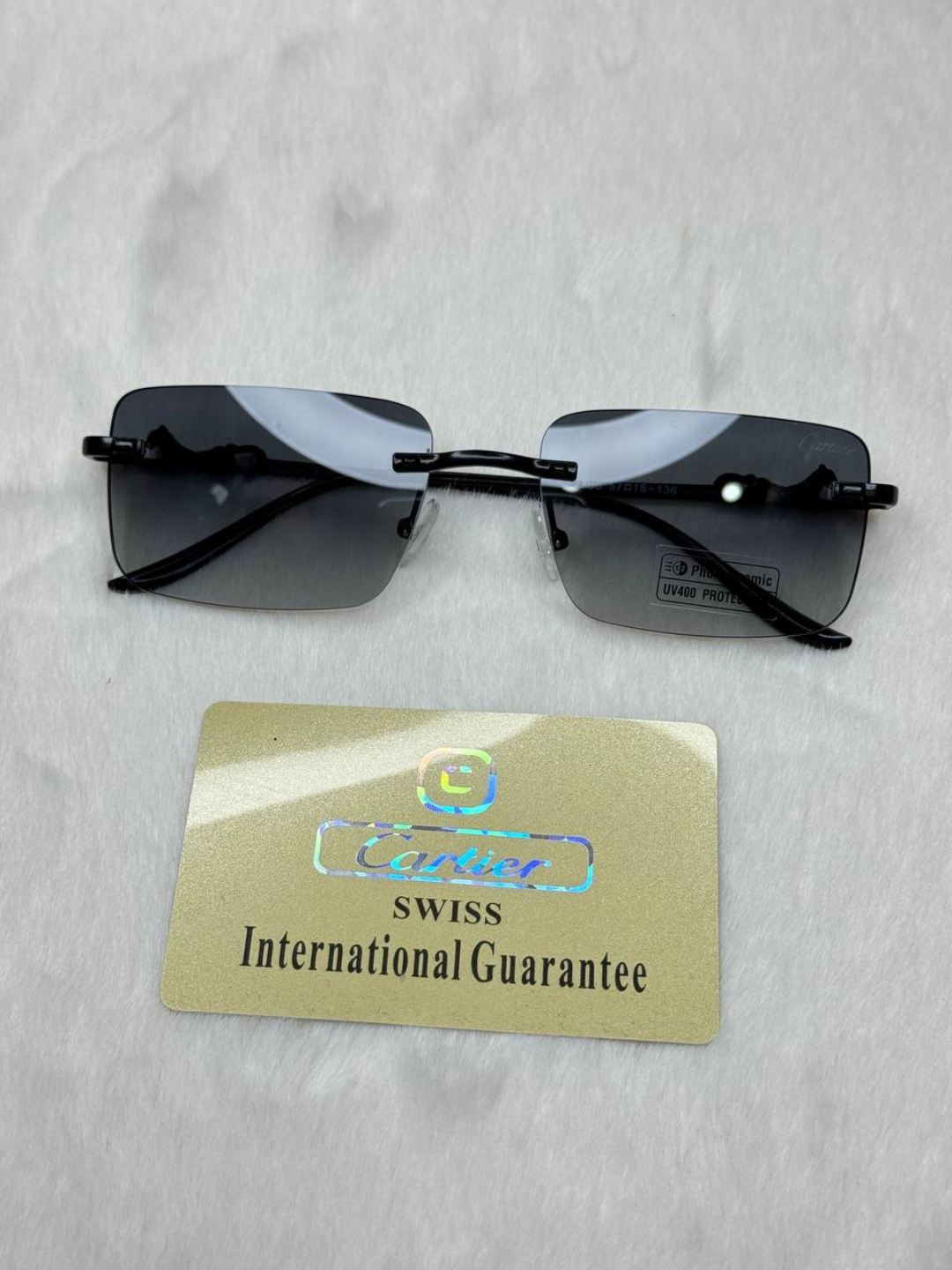 Солнцезащитные очки Cartier, черный — фото 1