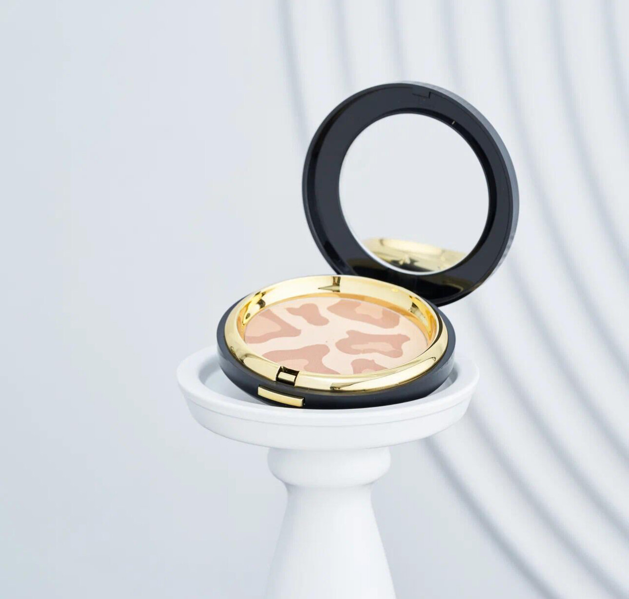 Etre Belle Leopard Compact Powder Матовая пудра для лица