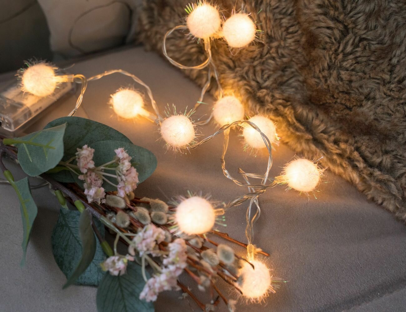 Электрогирлянда снежные шарики 10 тёплых белых LED-огней 90+30 см батарейки Kaemingk 481572