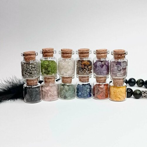 Набор камней - минералов в баночке 12 бутылочек по 10 мл натуральные камни амулет талисман 1400₽
