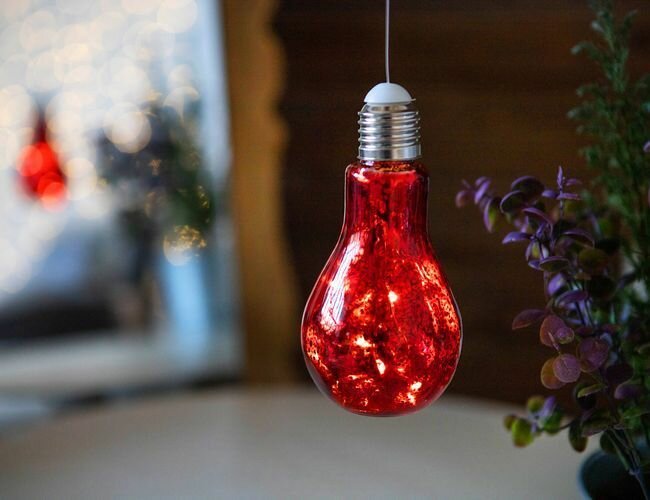 фото Светильник лампа накаливания, красный, 10 тёплых белых микро LED-огней, 7х7х14 см, батарейки, Koopman International XX8319920