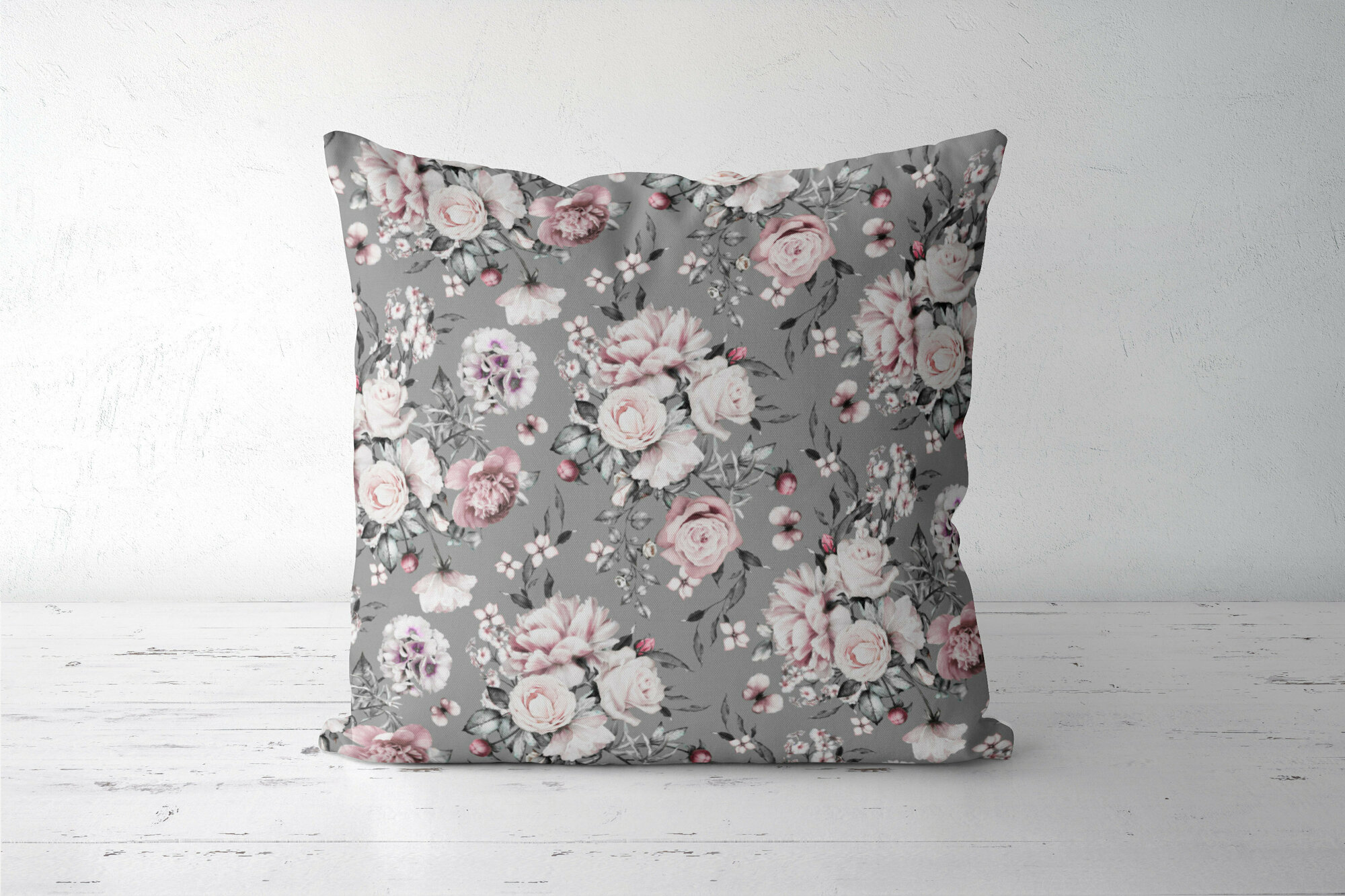 фото Подушка декоративная 45х45см / Девушкам / Цветочки и бабочки / Розовые розы