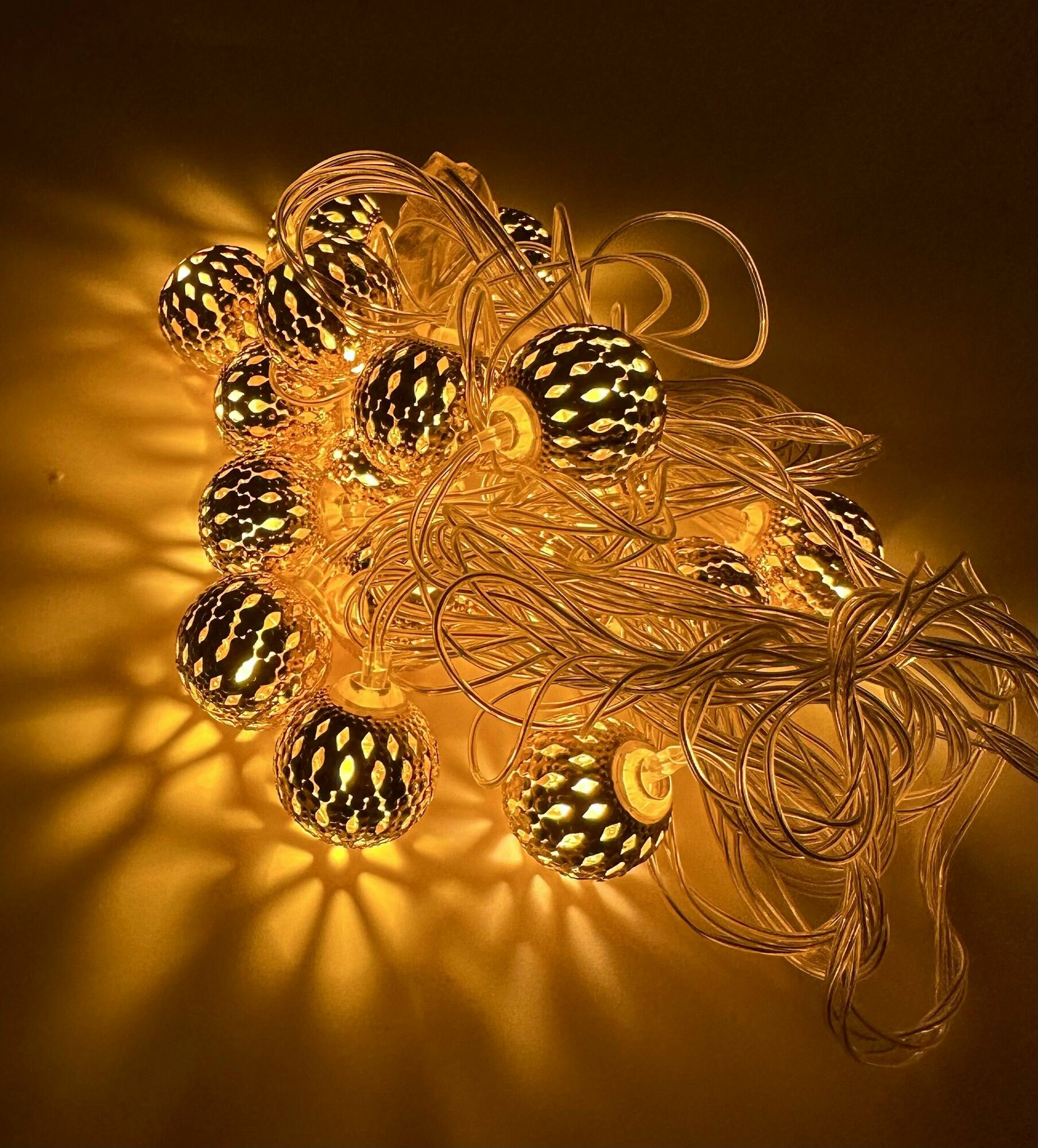 Новогодняя гирлянда "Шарики" на электропитании 6 м (40 лампочек) теплый белый свет