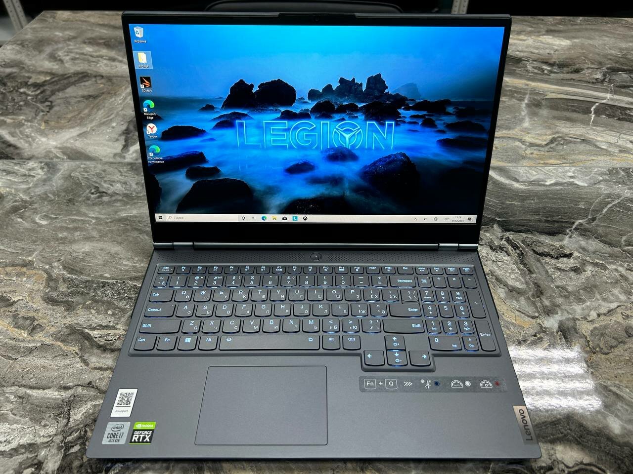 Ноутбук Lenovo Legion 7-15IMH05. Конфигурация: i7-10750H/16GB/256GB+512GB/RTX 2080 8GB/Win10/FHD 165hz/B1