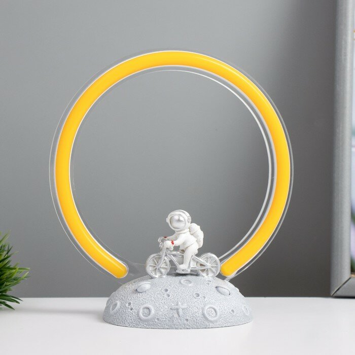 фото Настольная лампа "Космический велосепедист" LED 5Вт USB 15х9,5х17,5см